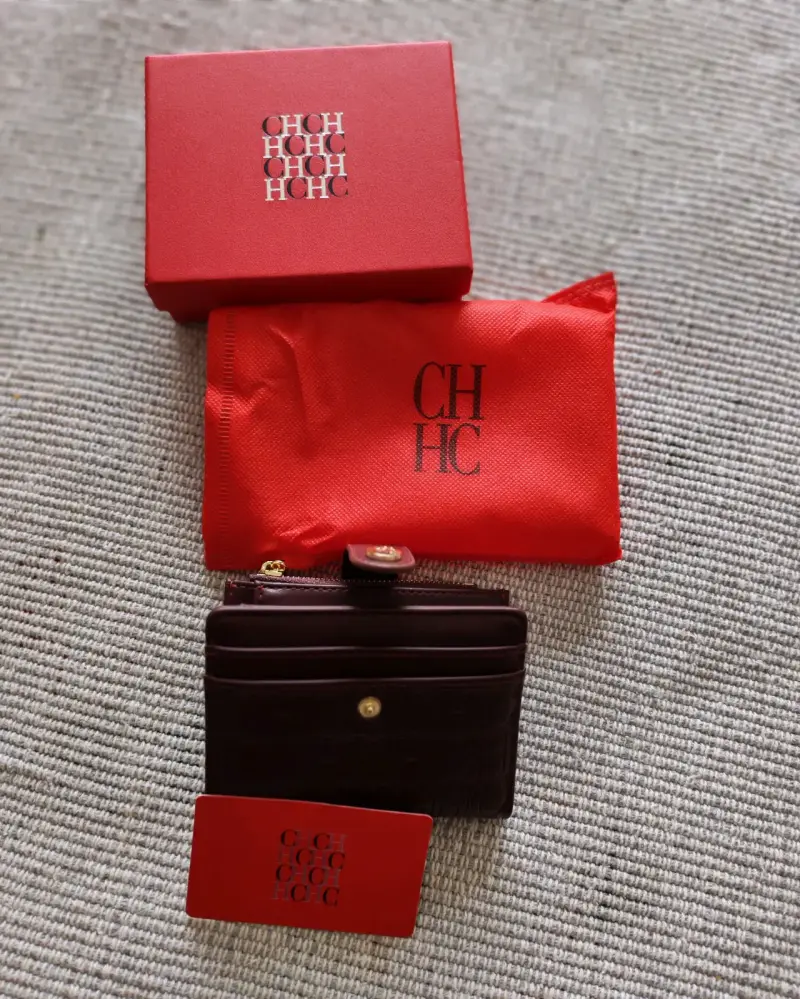 Billetera de cuero burdeo Carolina Herrera - 5