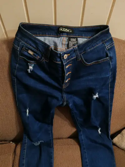 Jeans de mujer Stag con diseño desgastado - miniatura 1