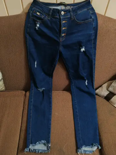 Jeans de mujer Stag con diseño desgastado - miniatura 3
