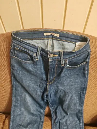 Jeans de mezclilla azul para mujer talla 28 - miniatura 3