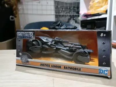 Batmobile Justice League Die Cast - miniatura 1