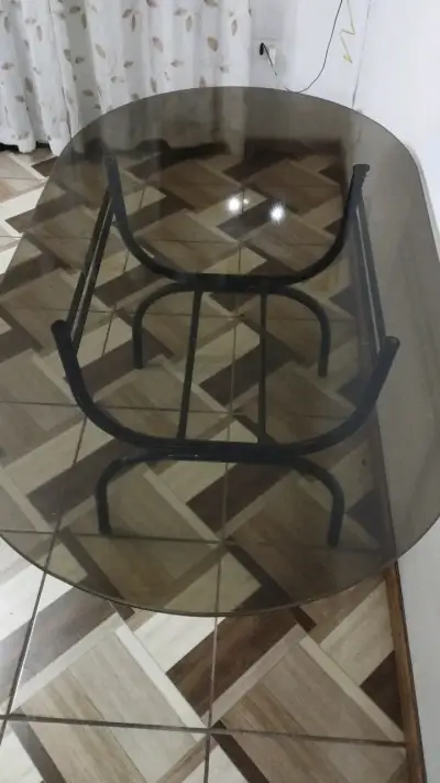 Mesa de vidrio ovalada con base metálica 160x90 - miniatura 2