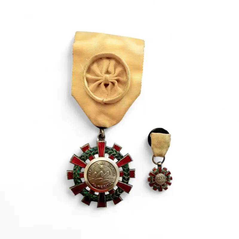 Condecoración Orden Nac al Mérito Ecuador 1929 - 1