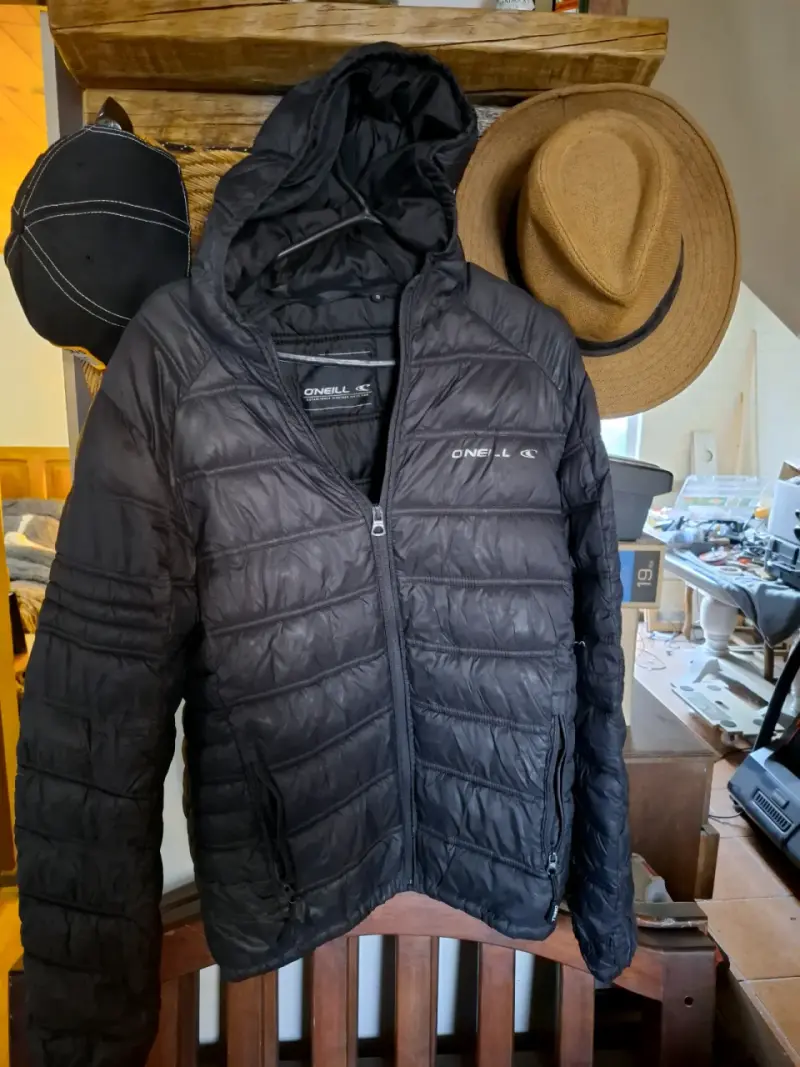 Chaqueta negra con capucha O'Neill talla S - 1