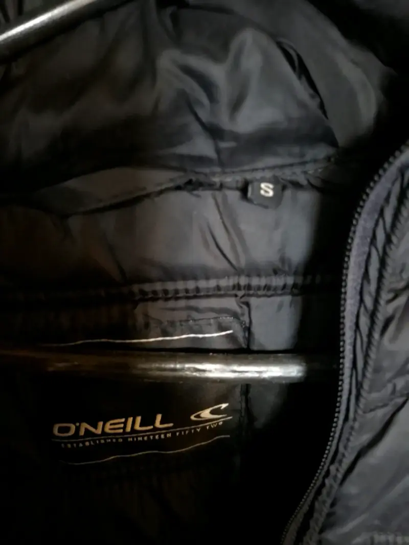Chaqueta negra con capucha O'Neill talla S - 4