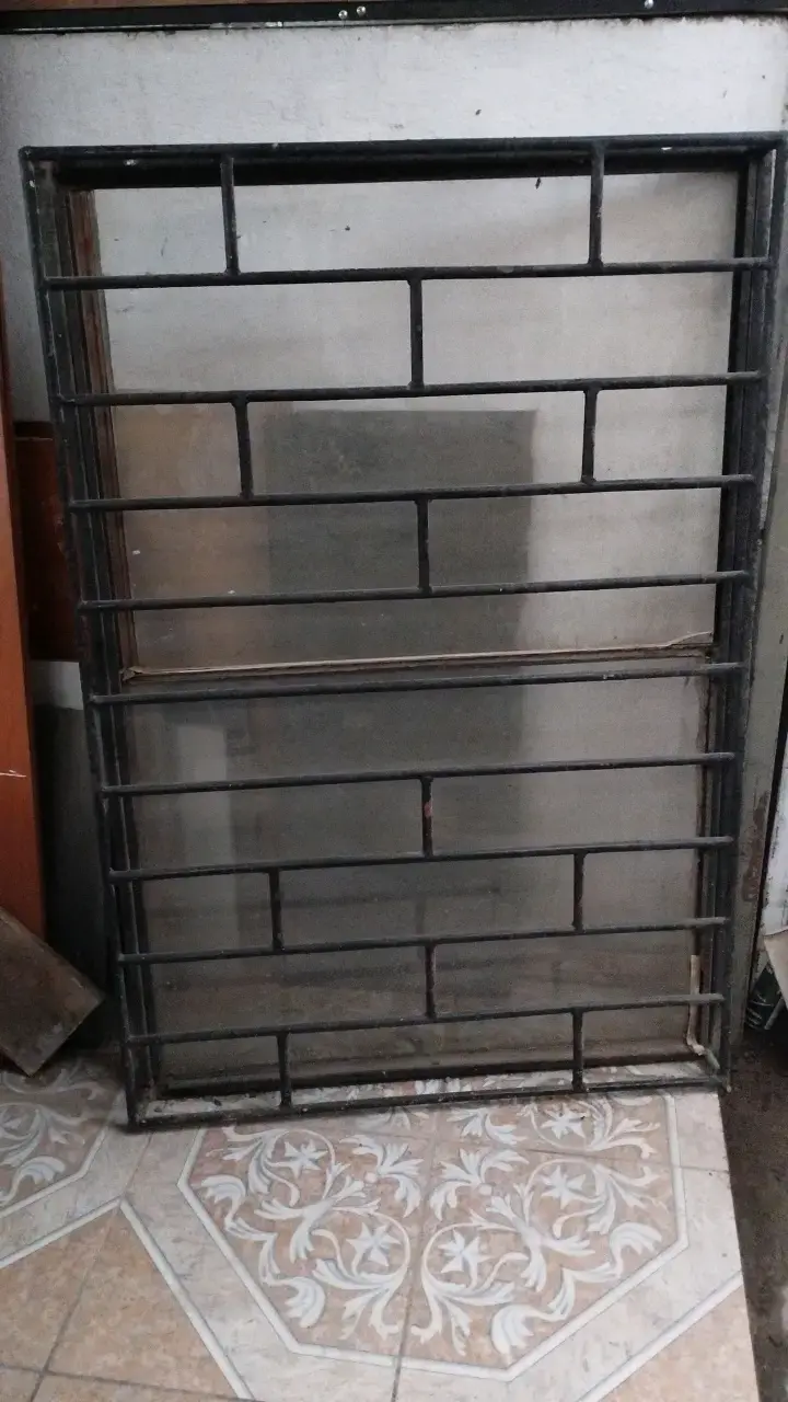 Reja de seguridad metálica para ventana 100x144mm - 1