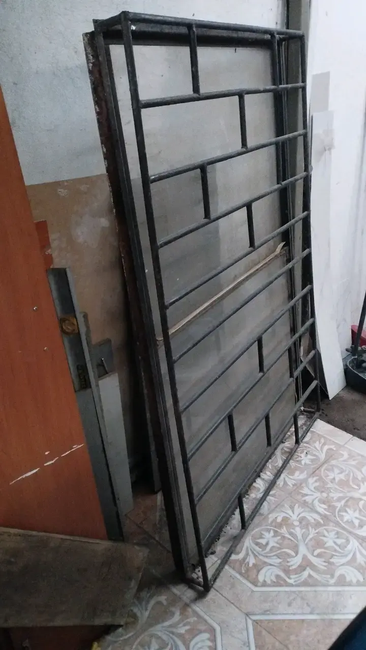 Reja de seguridad metálica para ventana 100x144mm - 2