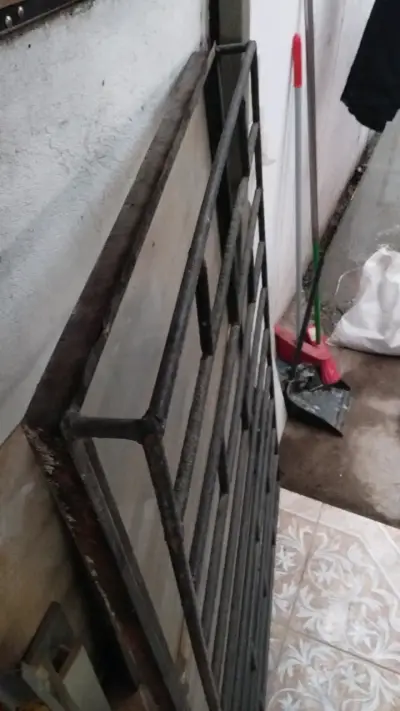 Reja de seguridad metálica para ventana 100x144mm - miniatura 3
