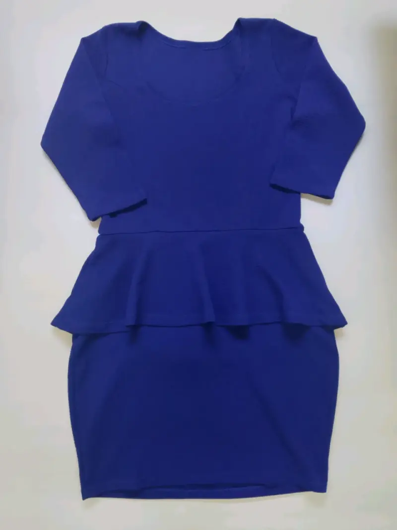 Vestido azul con volantes para mujer - 1