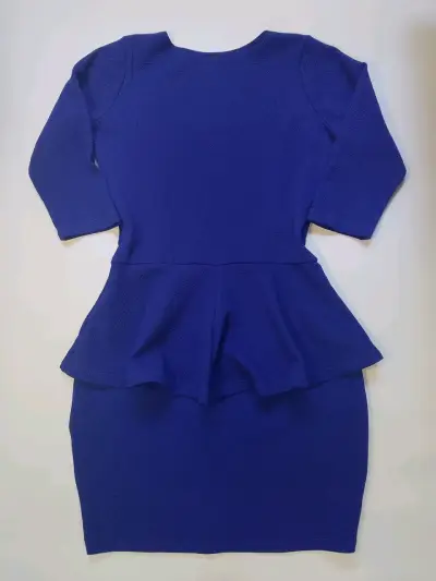 Vestido azul con volantes para mujer - miniatura 2