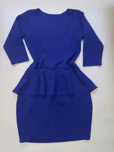 Vestido azul con volantes para mujer - miniatura 3