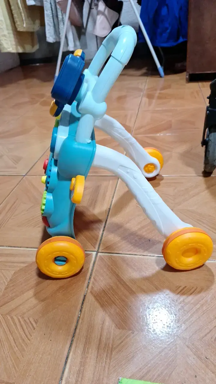 Andador de aprendizaje para bebé con actividades - 3