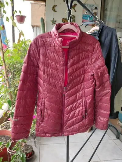 Chaqueta acolchada roja para mujer - miniatura 1