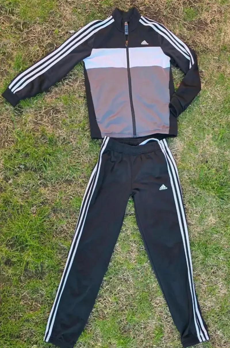 Conjunto deportivo Adidas para niños - 1