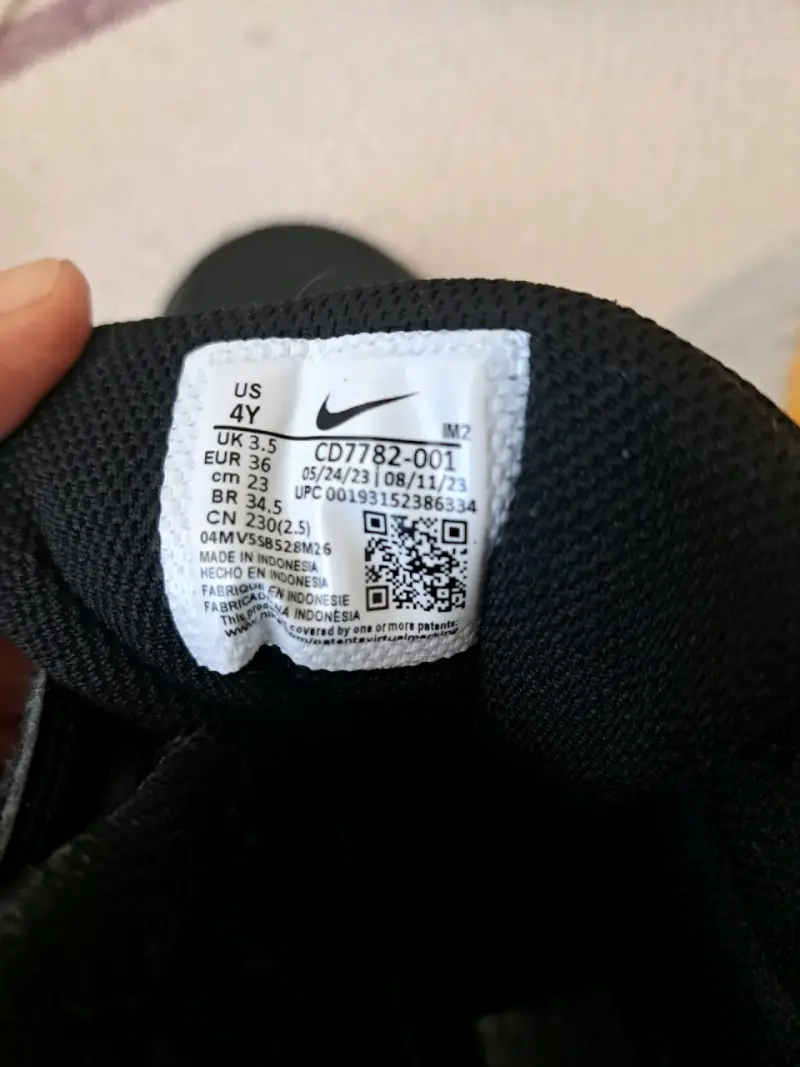 Zapatillas negras Nike para niños talla 36 - 2