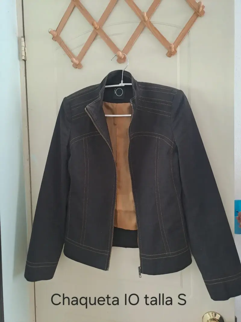 Chaqueta negra IO talla S