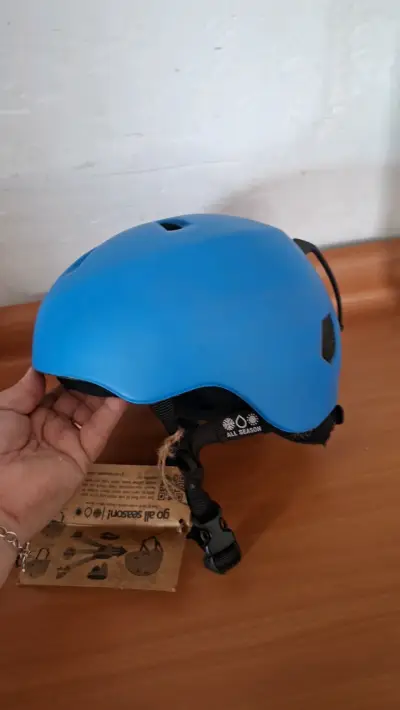 Casco infantil azul para todas las estaciones - miniatura 1