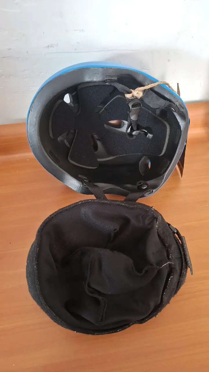 Casco infantil azul para todas las estaciones - 3
