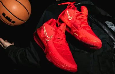Zapatillas Nike Lebron XVII University Red Nuevas - miniatura 2