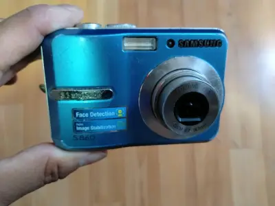 Cámara Digital Samsung S860 8.1MP Azul - miniatura 3