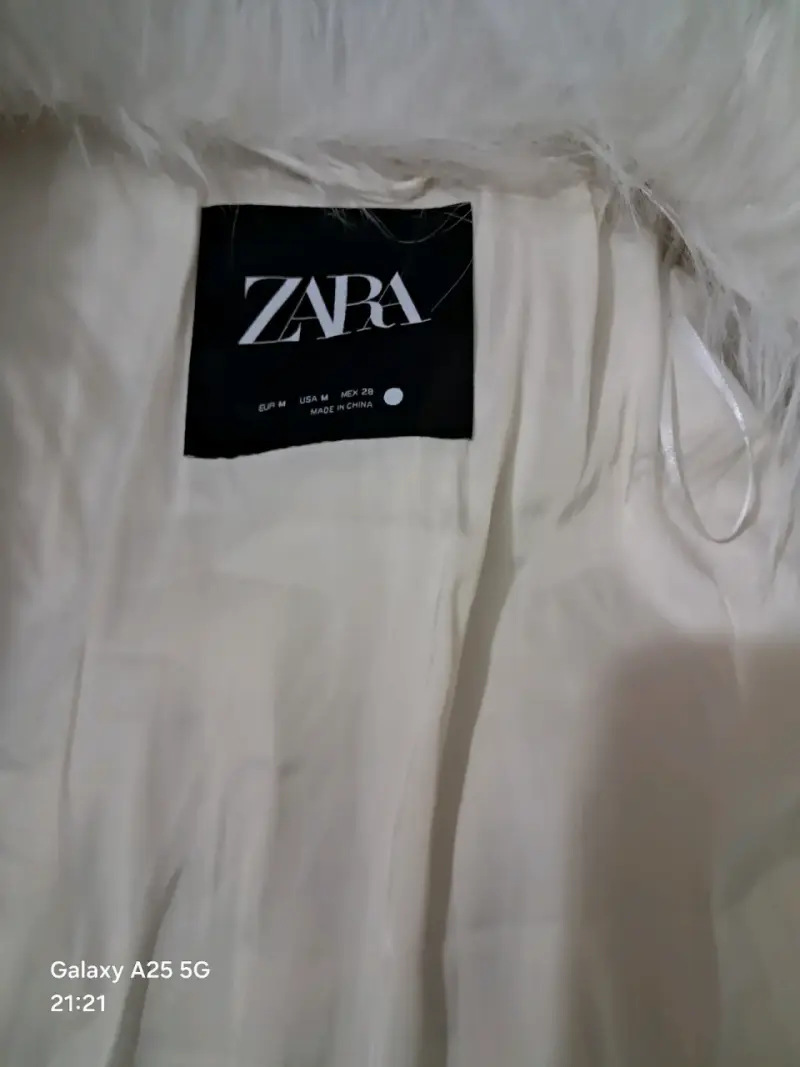 Chaqueta de piel sintética blanca Zara - 1