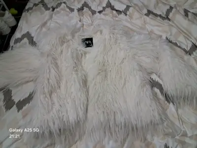 Chaqueta de piel sintética blanca Zara - miniatura 2