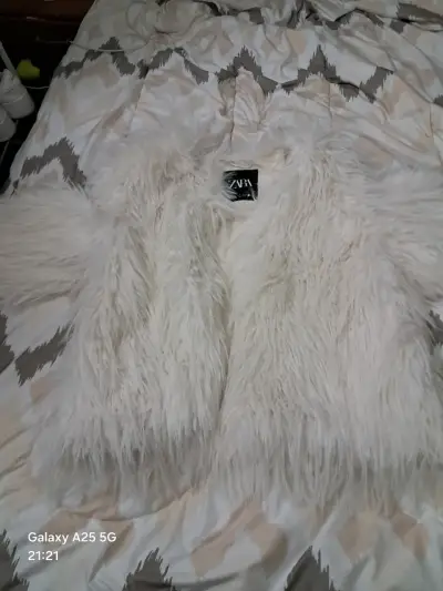 Chaqueta de piel sintética blanca Zara - miniatura 3