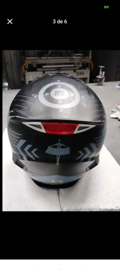 Casco de moto GHB negro con diseño moderno - miniatura 2