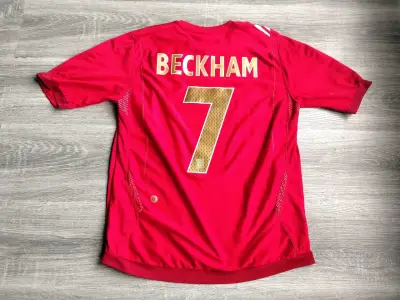 Camiseta de fútbol Inglaterra Umbro Beckham roja - miniatura 3