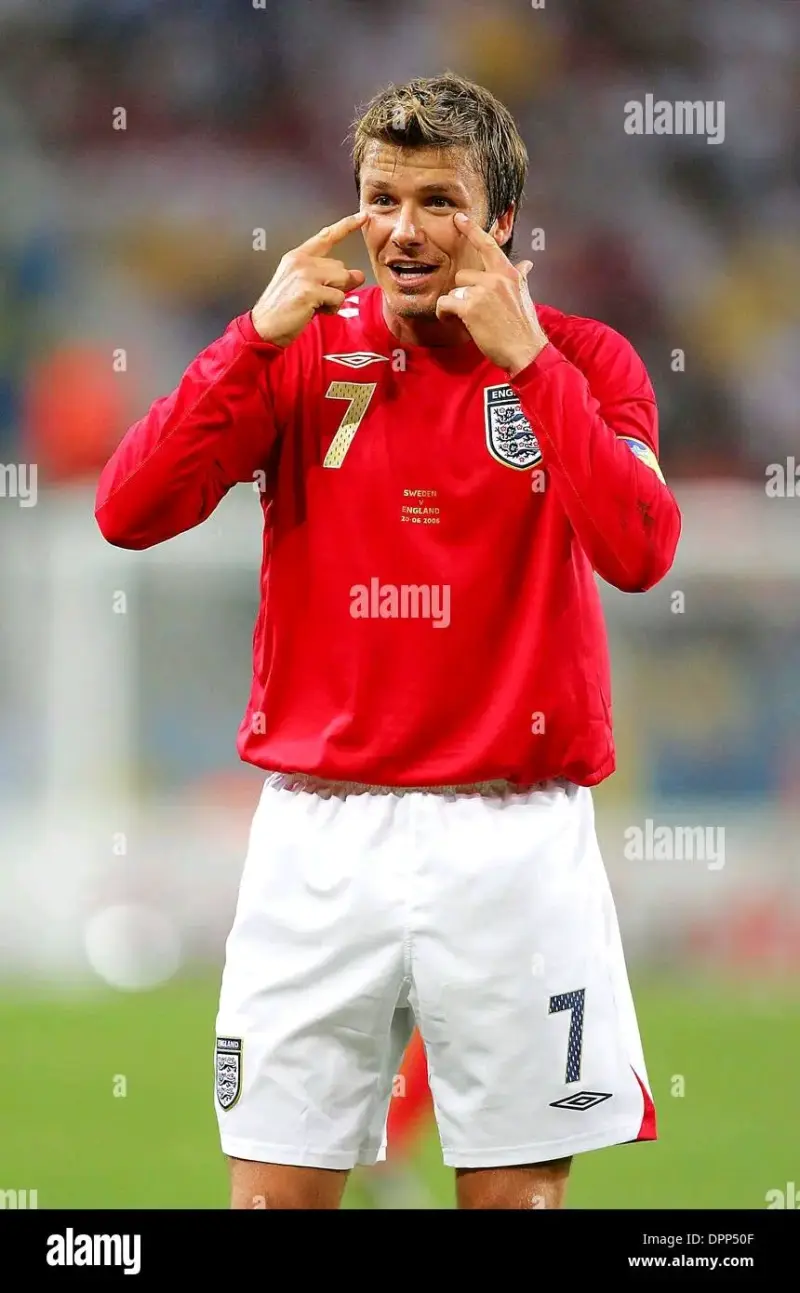 Camiseta de fútbol Inglaterra Umbro Beckham roja - 5