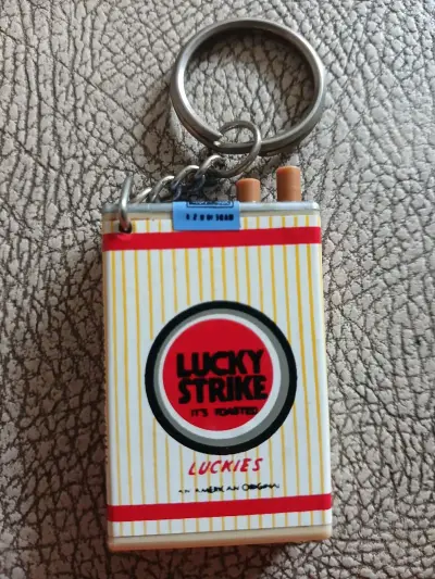 Llavero  Lucky Strike vintage - miniatura 1