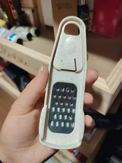 Rallador de ajos Kitchen Magik compacto - miniatura 3