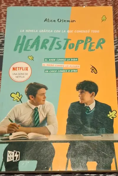 Novela gráfica Heartstopper de Alice Oseman - miniatura 1