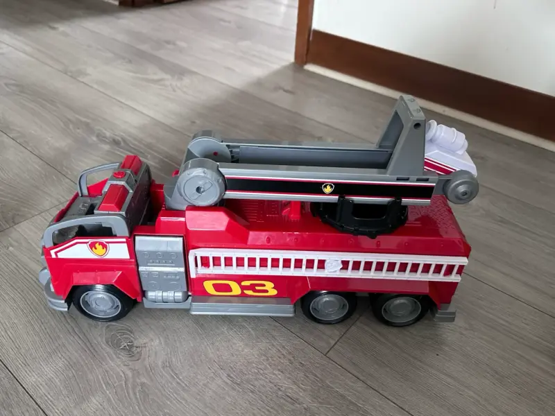 Camión de Bomberos de Juguete con Escalera Extensible
