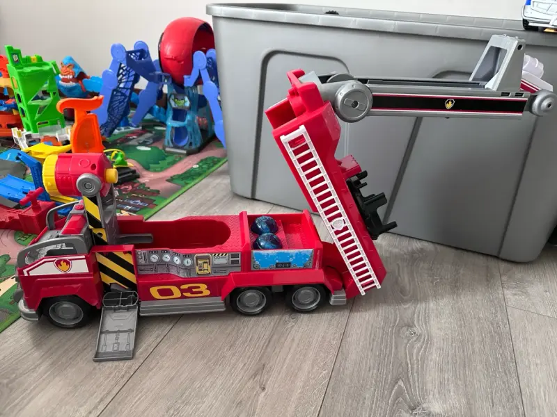 Camión de Bomberos de Juguete con Escalera Extensible - 3