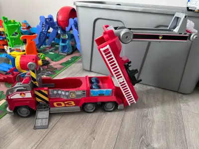 Camión de Bomberos de Juguete con Escalera Extensible - miniatura 3