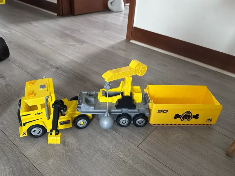 Camión de juguete Paw Patrol amarillo con remolque - 2