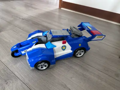 Auto de juguete transformable azul y blanco - miniatura 2