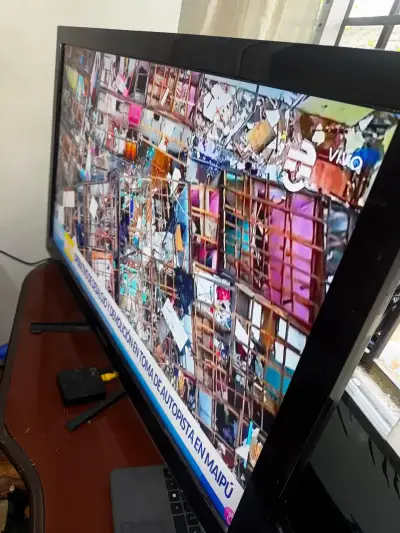 Televisor LED de 50 pulgadas , marca Samsung - miniatura 1