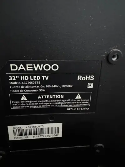 Televisor marca daewoo con control remoto - miniatura 3
