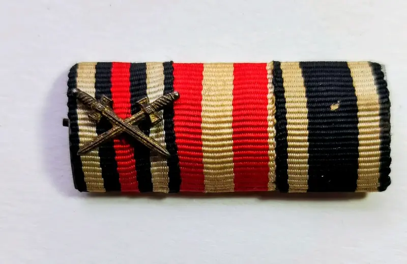 Medalla de cinta militar con espadas cruzadas - 1