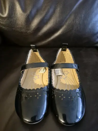 Zapatos de charol negros para niña talla 28 - miniatura 1