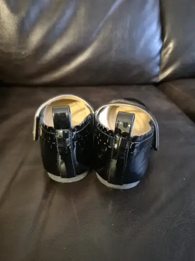 Zapatos de charol negros para niña talla 28 - miniatura 3