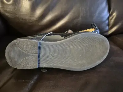 Zapatos de charol negros para niña talla 28 - miniatura 4