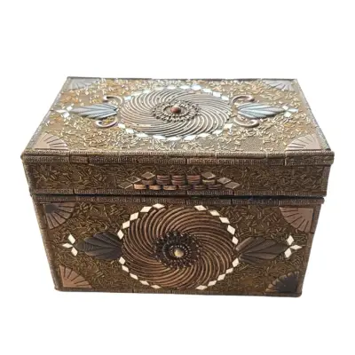 Caja indo-persa repujada Moradabad - miniatura 1