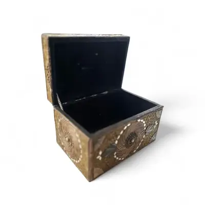 Caja indo-persa repujada Moradabad - miniatura 3