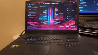 Laptop ASUS ROG para gaming con pantalla grande - miniatura 2