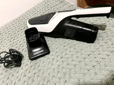 Aspiradora de Mano Samsung con Base de Carga - miniatura 2