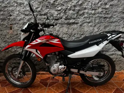 Moto Honda XR 150 2024 en buen estado - miniatura 1