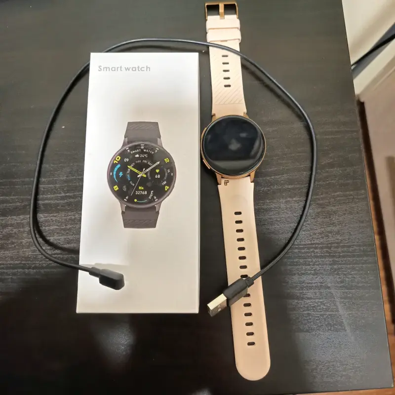 Smartwatch dorado con correa rosada - 3